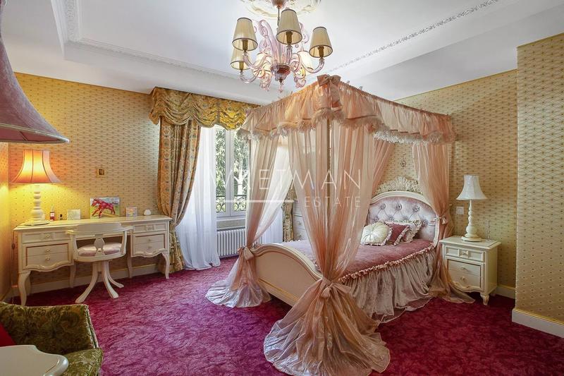 Villa - 700 m² - 15 pièces