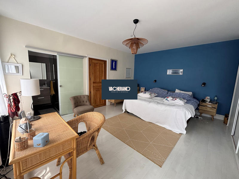 Maison - 219 m² - 9 pièces