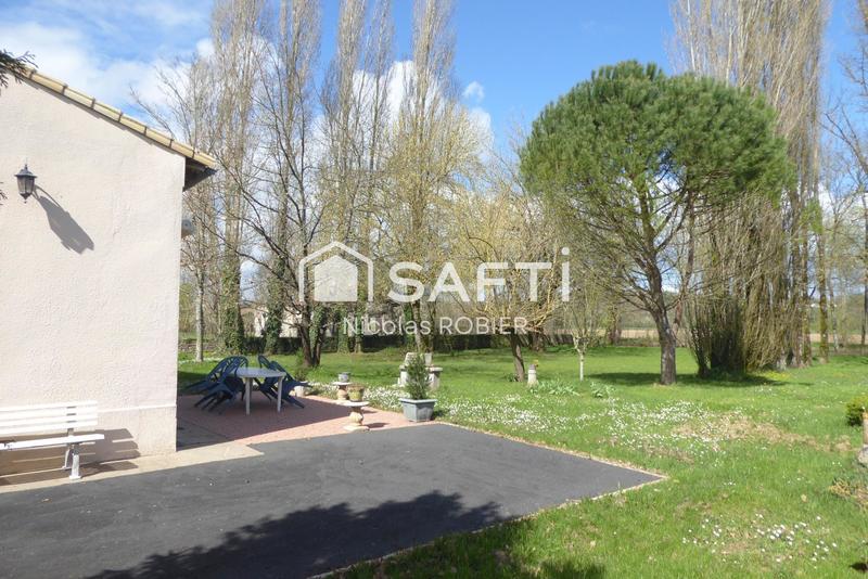 Maison - 210 m² - 8 pièces