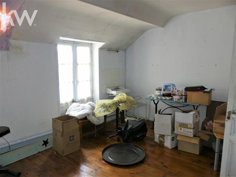 Maison - 237 m² - 9 pièces