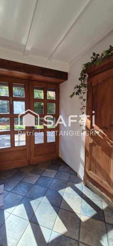 Maison - 205 m² - 10 pièces