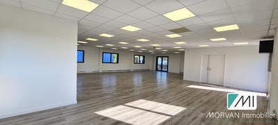 Bureau - 150 m² - 1 pièce