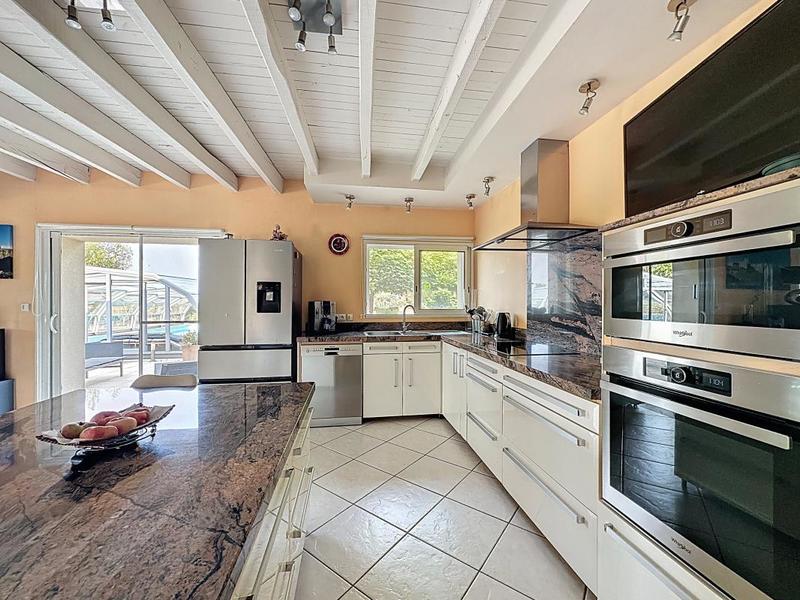 Maison en pierre - 232 m² - 7 pièces