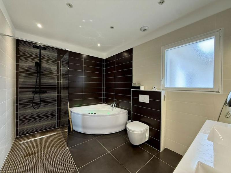 Maison - 177 m² - 5 pièces