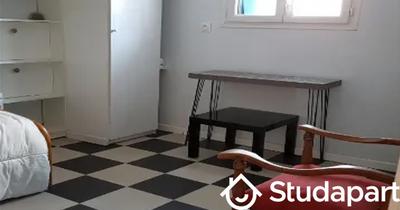 Chambre - 12 m² - 1 pièce