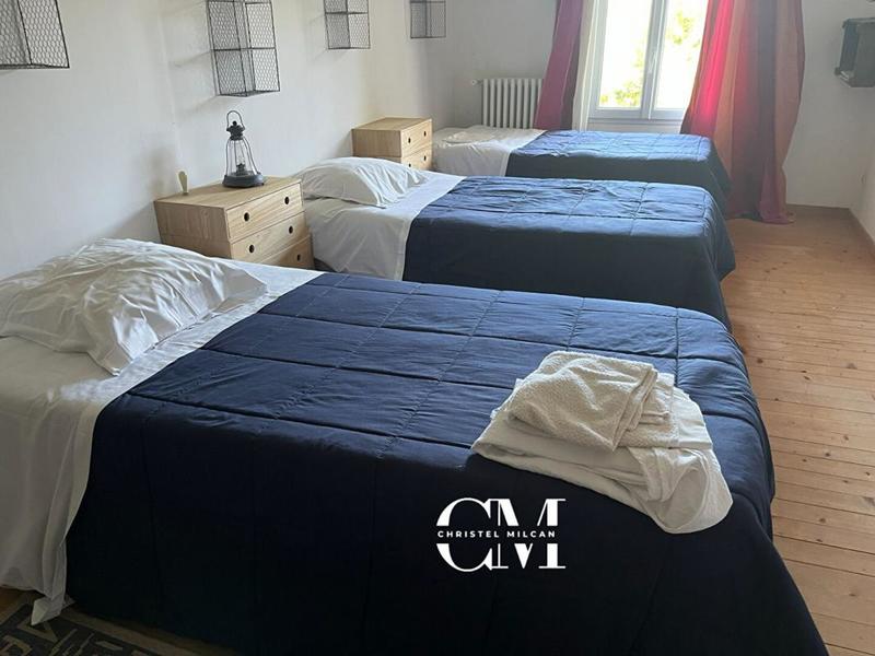 Maison - 585 m² - 8 pièces