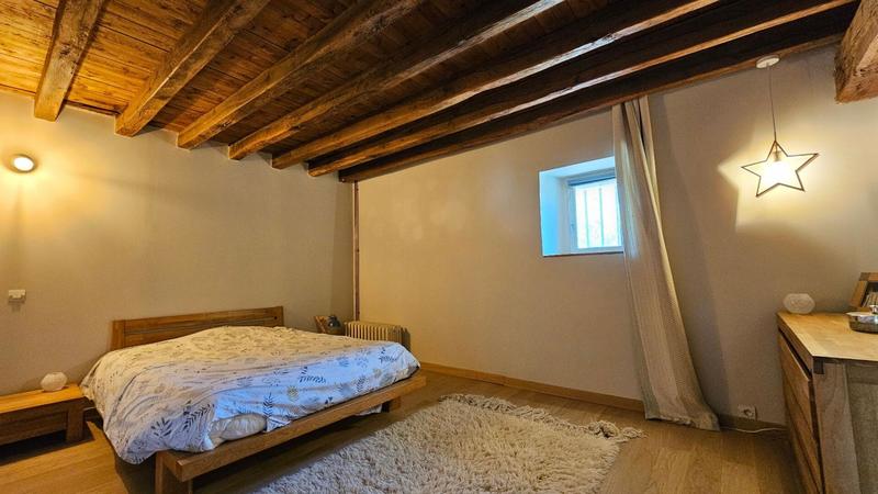 Maison - 216 m² - 8 pièces