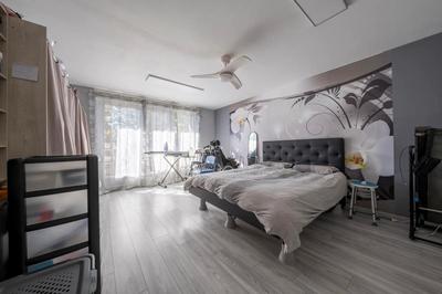 Maison - 250 m² - 11 pièces