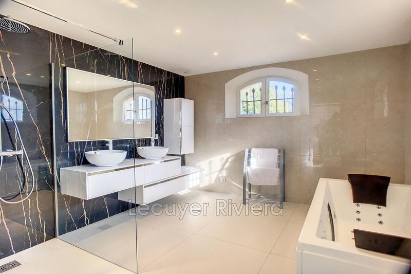 Maison - 288 m² - 6 pièces