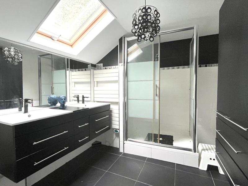 Maison - 102 m² - 5 pièces