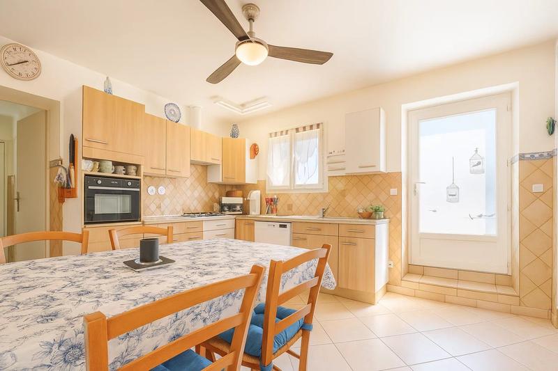 Maison - 157 m² - 10 pièces