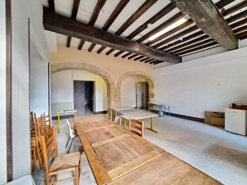 Château - 5 346 m² - 1 pièce