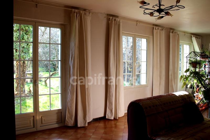 Propriété - 205 m² - 6 pièces