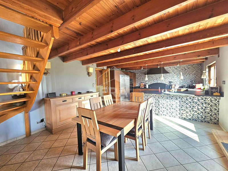 Maison - 155 m² - 8 pièces