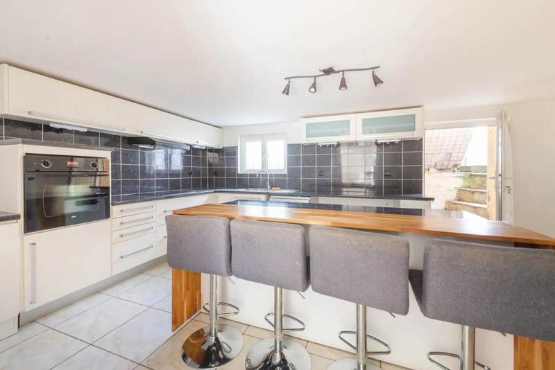 Maison - 110 m² - 5 pièces