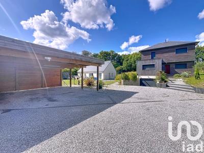 Maison - 169 m² - 8 pièces