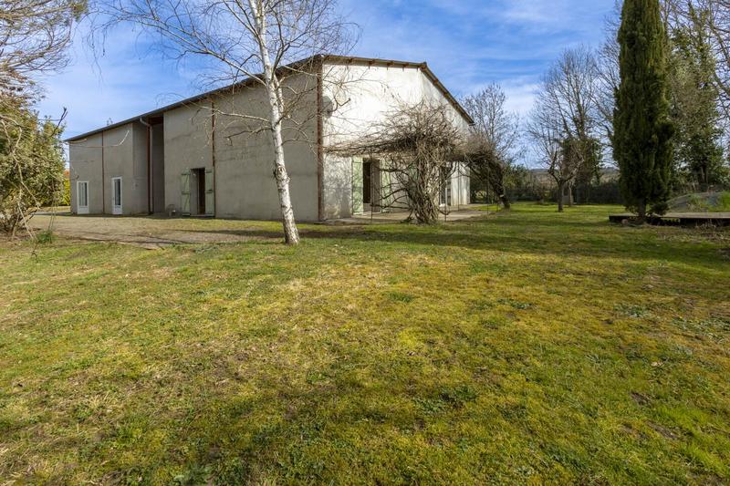 Maison - 230 m² - 7 pièces