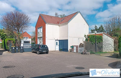 Maison - 185 m² - 8 pièces