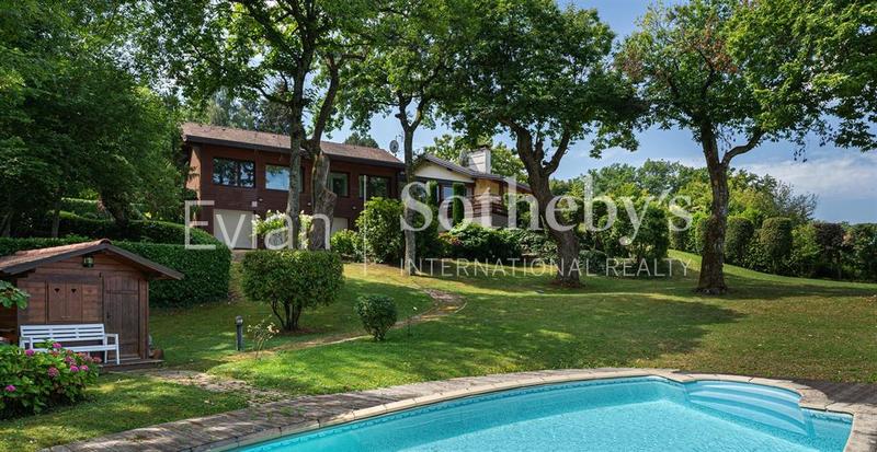 Villa - 288 m² - 6 pièces