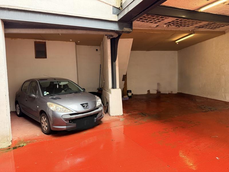 Parking / Garage - 13 m²
