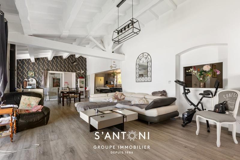 Maison - 276 m² - 6 pièces