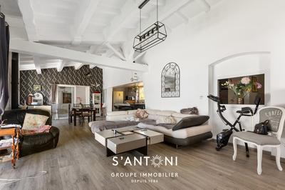 Maison - 276 m² - 6 pièces