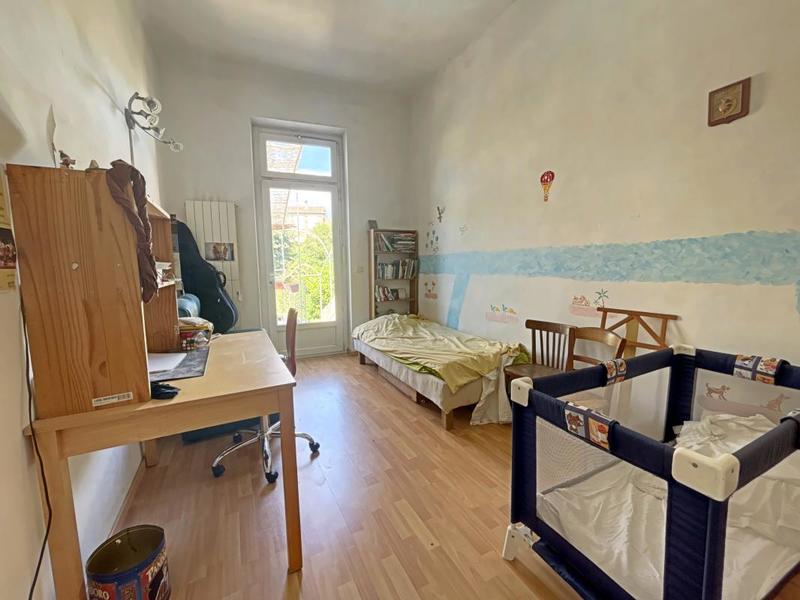 Maison - 250 m² - 8 pièces