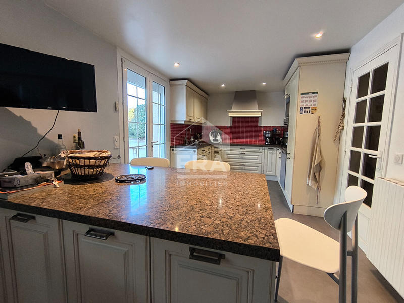 Maison - 269 m² - 12 pièces