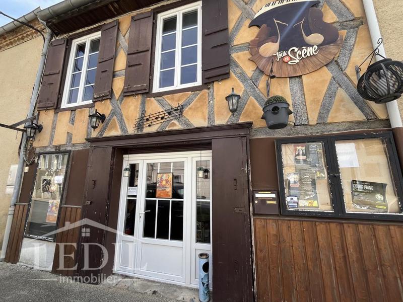 Maison - 231 m² - 6 pièces