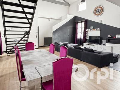 Loft - 117 m² - 2 pièces