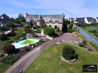 Maison - 256 m² - 10 pièces