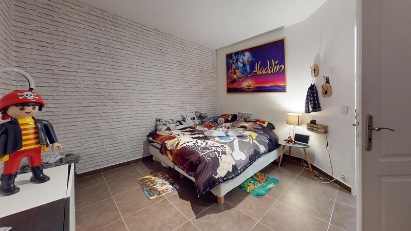 Maison - 181 m² - 9 pièces