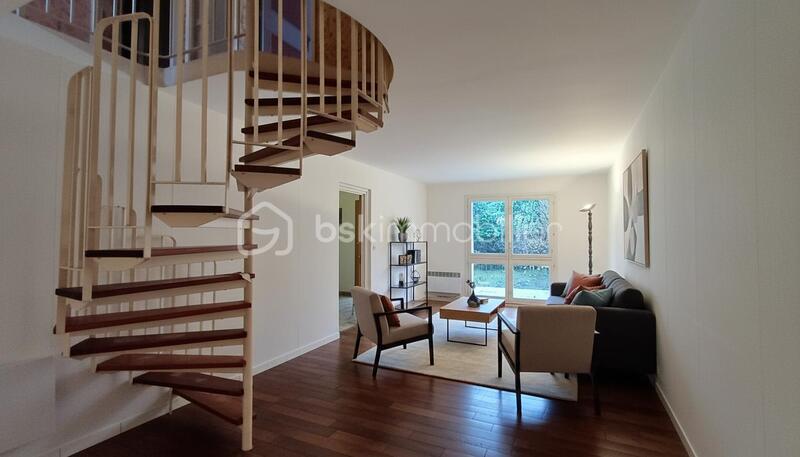 Maison - 94 m² - 5 pièces