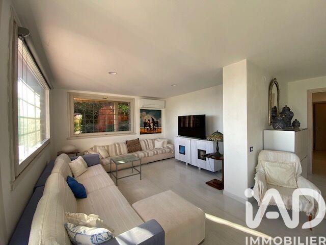 Maison - 219 m² - 7 pièces