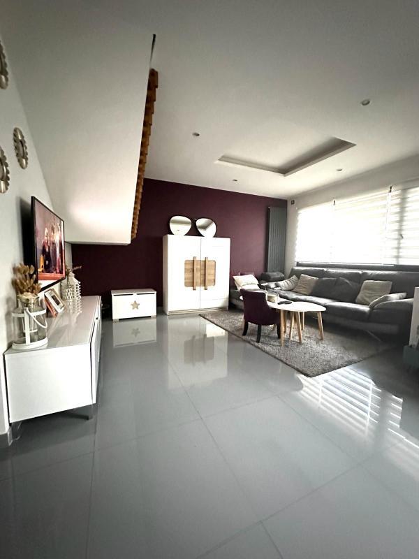 Maison - 83 m² - 5 pièces