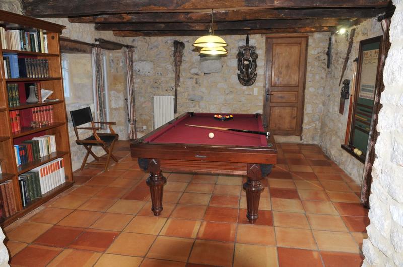 Maison traditionnelle - 276 m² - 10 pièces