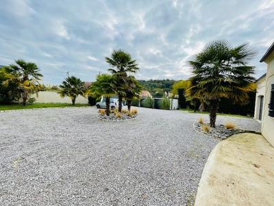 Maison traditionnelle - 174 m² - 7 pièces