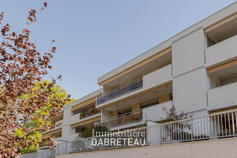 Appartement - 110 m² - 4 pièces