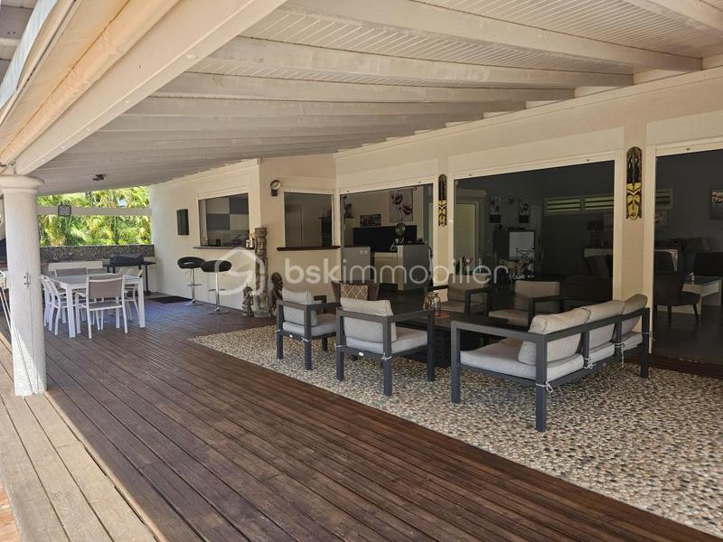 Maison - 177 m² - 7 pièces