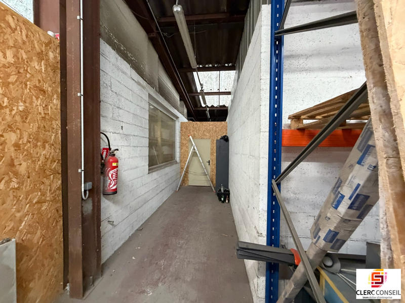 Local d'activités - 1 000 m²