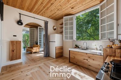 Maison - 300 m² - 9 pièces