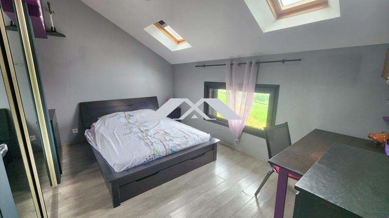 Maison traditionnelle - 185 m² - 6 pièces