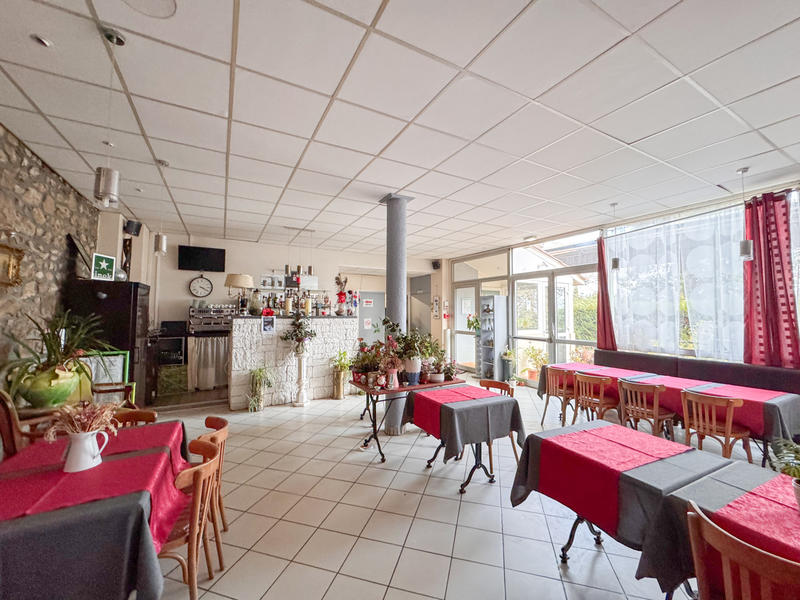 Propriété - 650 m² - 17 pièces