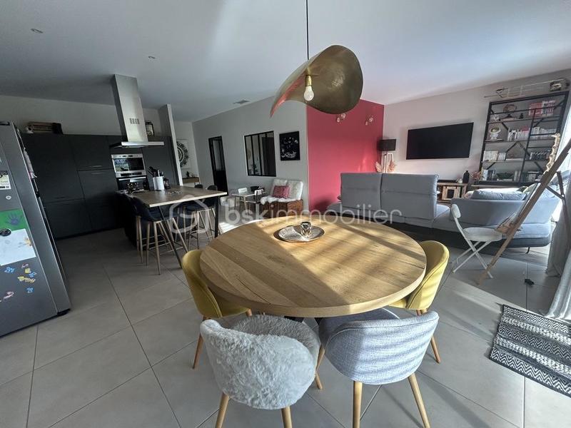 Maison - 145 m² - 6 pièces