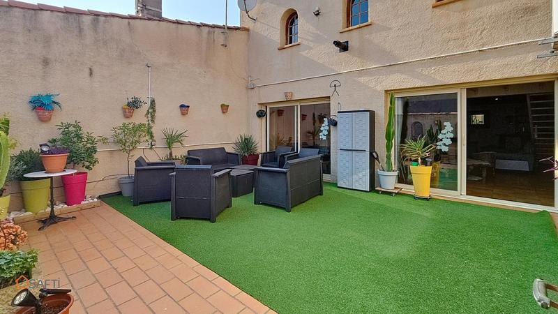 Maison - 240 m² - 6 pièces