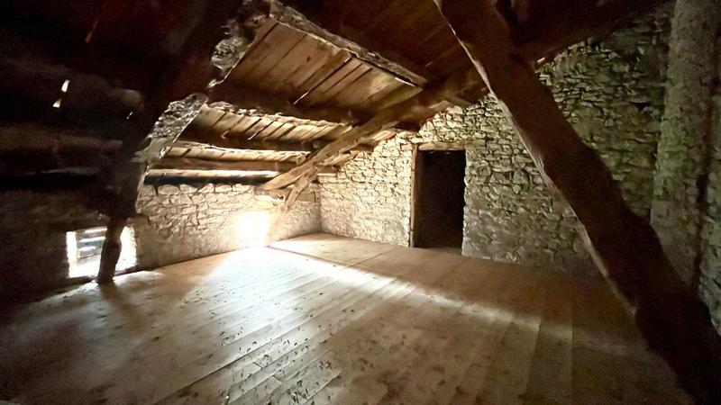 Corps de ferme - 340 m² - 7 pièces