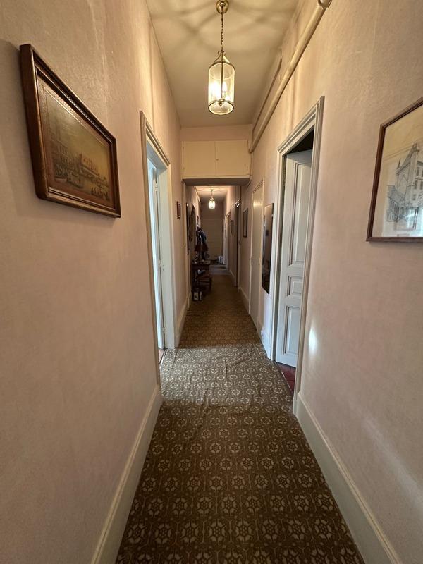 Appartement ancien - 143 m² - 6 pièces