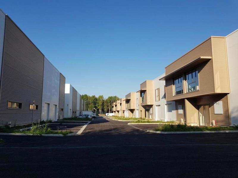 Local d'activité / Entrepôt - 229 m²
