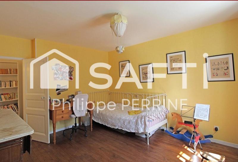 Maison - 310 m² - 15 pièces