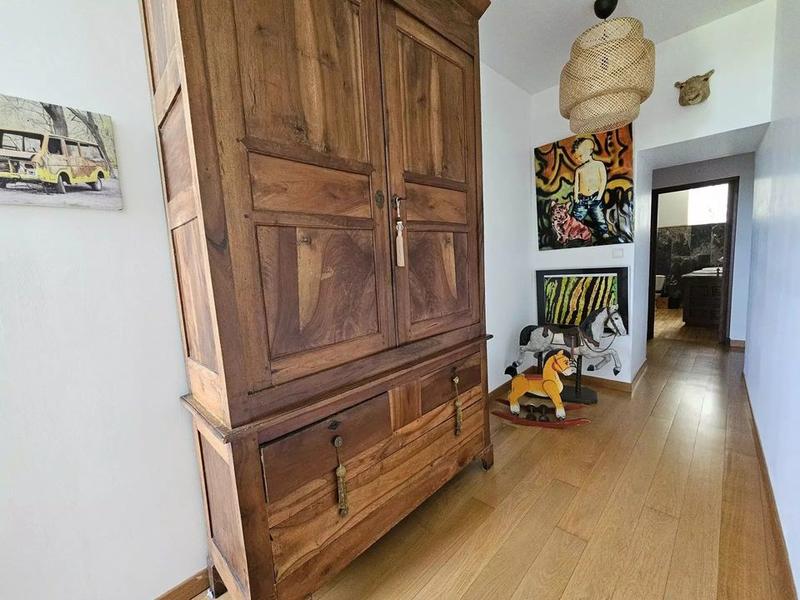 Maison - 365 m² - 8 pièces